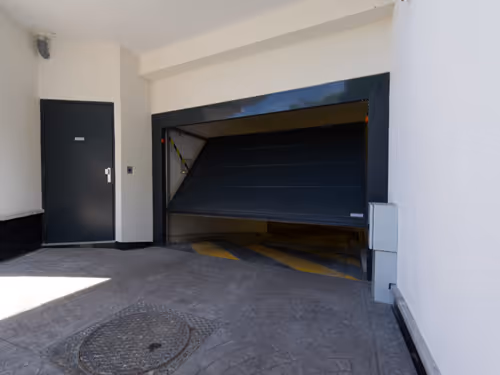 Portes basculantes de parking